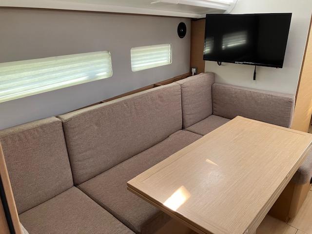 slider 22 Jeanneau Sun Odyssey 410